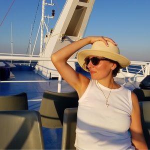 Meet your Posher, Nina